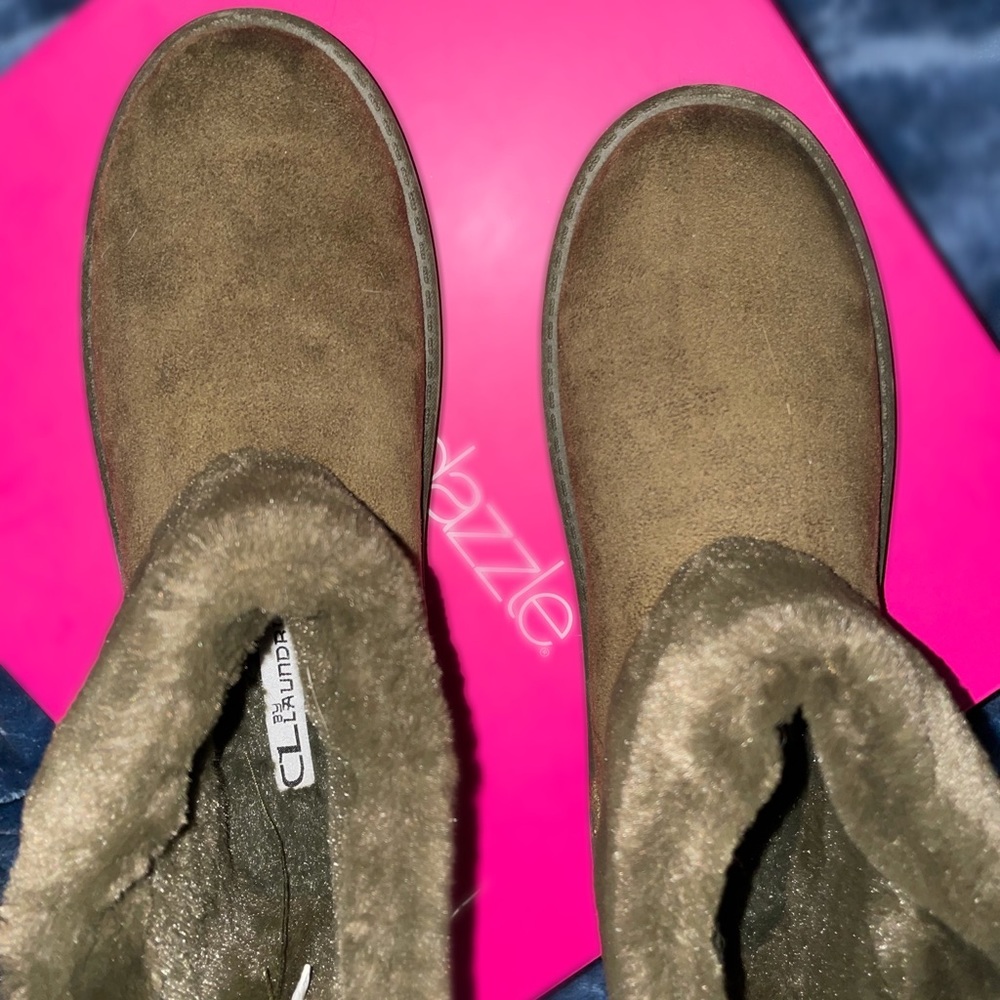 Folded/Short Olive Green knockoff UGGs